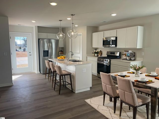 110 Wyndham Way, Laurens, SC 29360