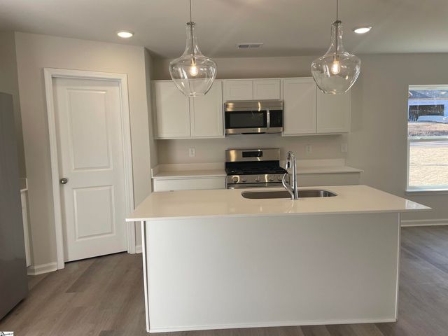 110 Wyndham Way, Laurens, SC 29360