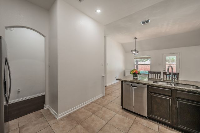 1011 Fleetwood Cove Drive, Grand Prairie, TX 75052
