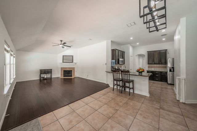 1011 Fleetwood Cove Drive, Grand Prairie, TX 75052