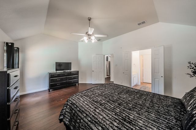 1011 Fleetwood Cove Drive, Grand Prairie, TX 75052