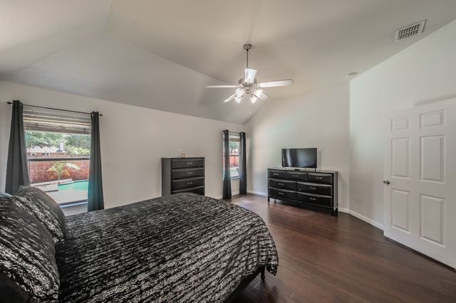 1011 Fleetwood Cove Drive, Grand Prairie, TX 75052