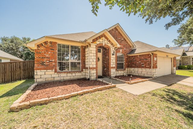1011 Fleetwood Cove Drive, Grand Prairie, TX 75052