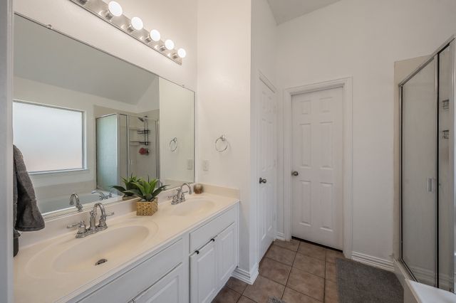 1011 Fleetwood Cove Drive, Grand Prairie, TX 75052