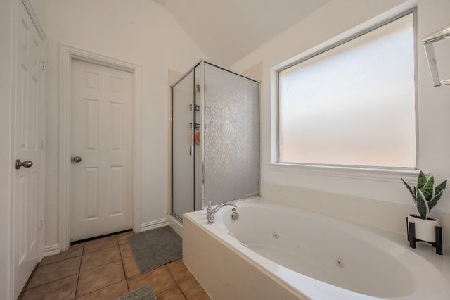1011 Fleetwood Cove Drive, Grand Prairie, TX 75052