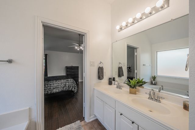1011 Fleetwood Cove Drive, Grand Prairie, TX 75052