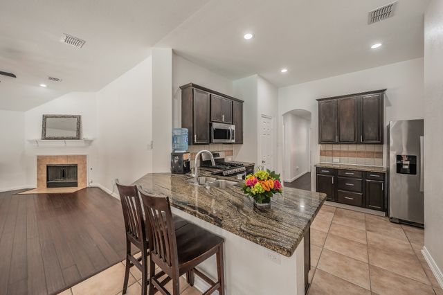 1011 Fleetwood Cove Drive, Grand Prairie, TX 75052