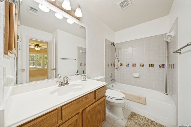 4501 RIDGE PEAK DR, Schertz, TX 78154