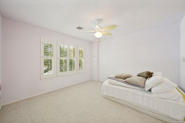 4501 RIDGE PEAK DR, Schertz, TX 78154