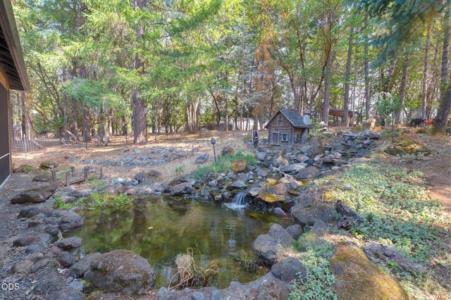 495 Sugar Pine Drive, Merlin, OR 97532
