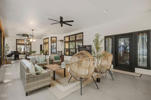 495 Sugar Pine Drive, Merlin, OR 97532