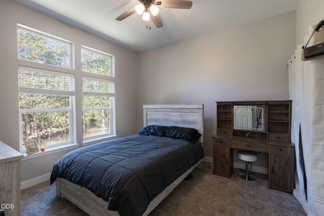 495 Sugar Pine Drive, Merlin, OR 97532