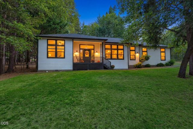 495 Sugar Pine Drive, Merlin, OR 97532