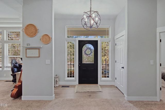 495 Sugar Pine Drive, Merlin, OR 97532