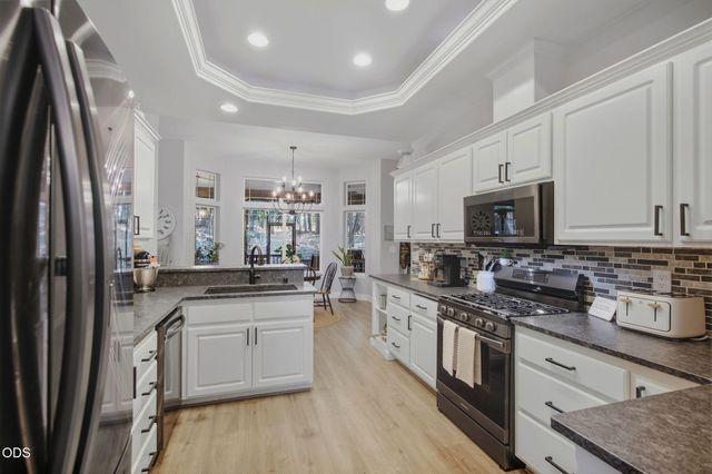 495 Sugar Pine Drive, Merlin, OR 97532