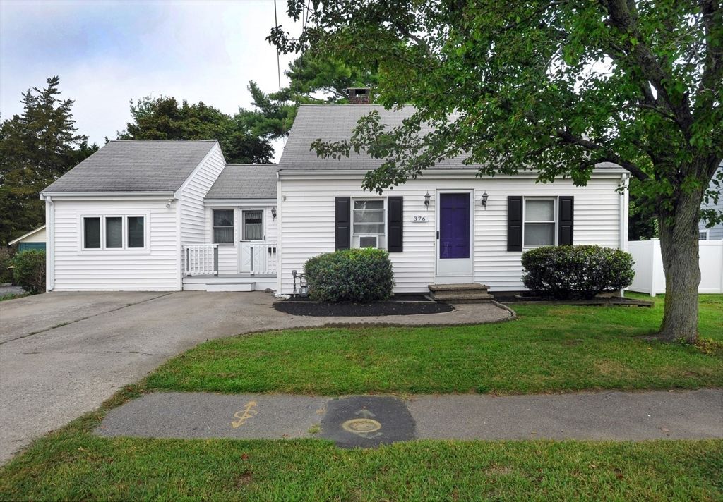 376 Pleasant Street, Weymouth, MA 02190