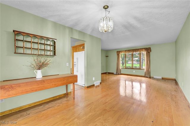 10277 Carlswood Avenue NE, Hartville, OH 44632