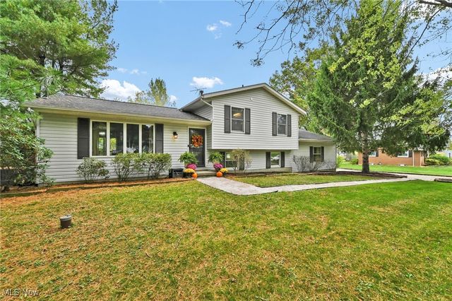 10277 Carlswood Avenue NE, Hartville, OH 44632