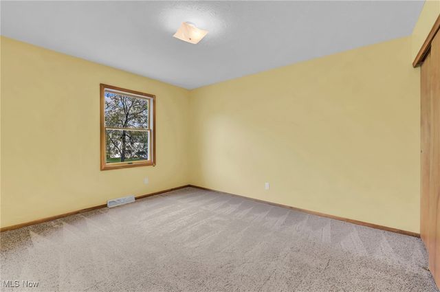 10277 Carlswood Avenue NE, Hartville, OH 44632