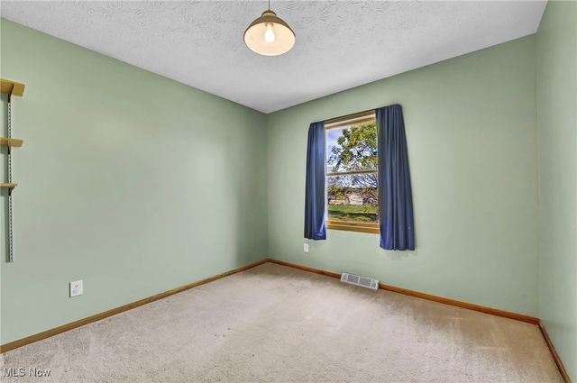 10277 Carlswood Avenue NE, Hartville, OH 44632