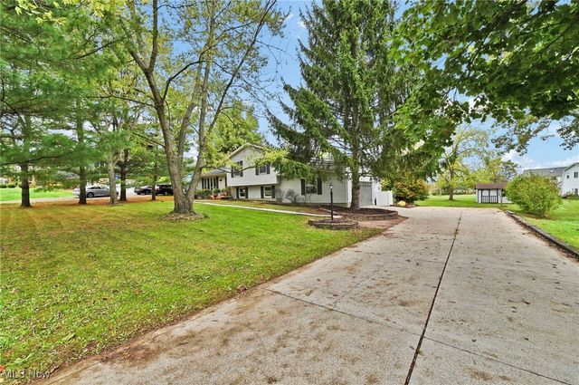 10277 Carlswood Avenue NE, Hartville, OH 44632