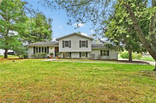 10277 Carlswood Avenue NE, Hartville, OH 44632