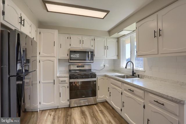 4830 BRIAN RD, Mechanicsburg, PA 17050