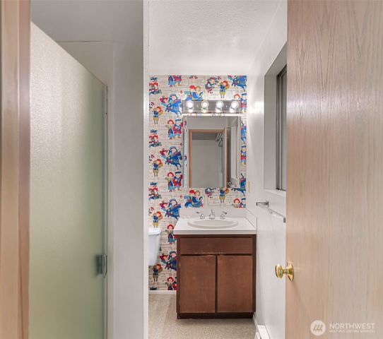 1834 NE Sumner Drive, Oak Harbor, WA 98277