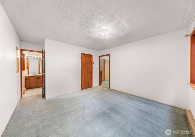 1834 NE Sumner Drive, Oak Harbor, WA 98277