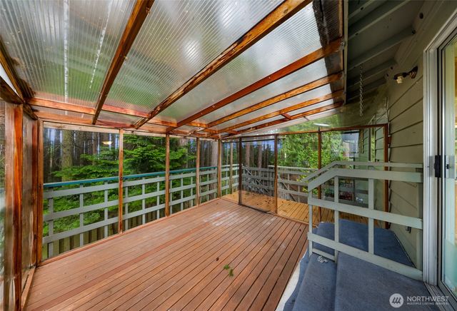 1834 NE Sumner Drive, Oak Harbor, WA 98277