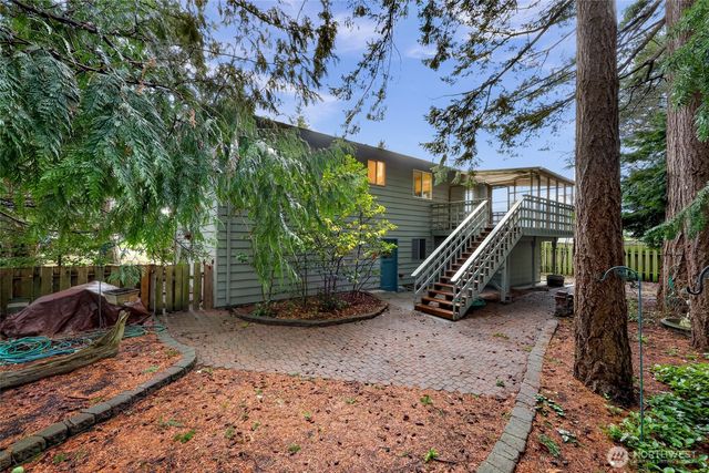 1834 NE Sumner Drive, Oak Harbor, WA 98277