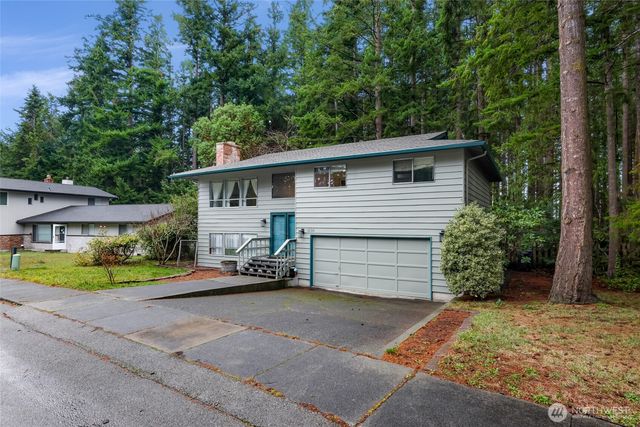 1834 NE Sumner Drive, Oak Harbor, WA 98277