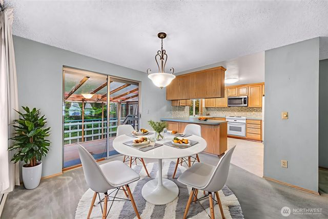 1834 NE Sumner Drive, Oak Harbor, WA 98277