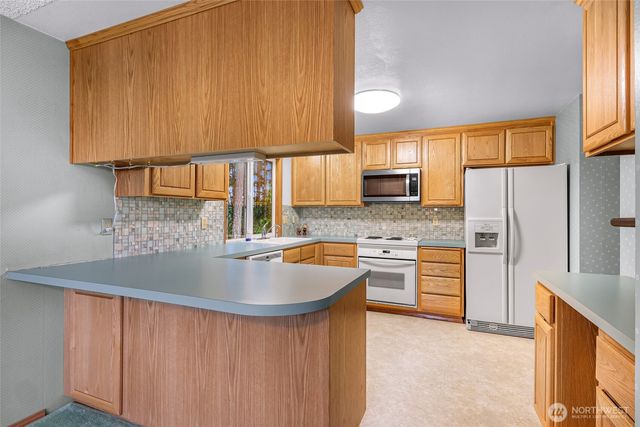 1834 NE Sumner Drive, Oak Harbor, WA 98277