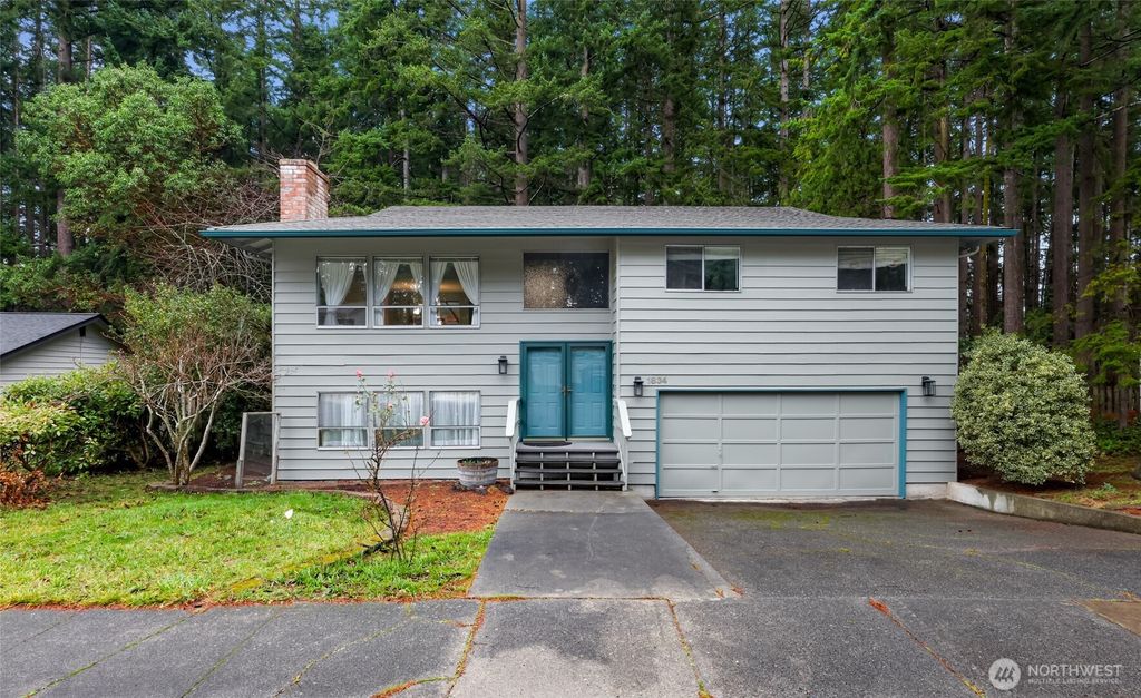 1834 NE Sumner Drive, Oak Harbor, WA 98277