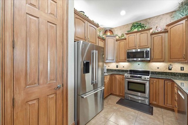 548 MEANDERING WAY, Polk City, FL 33868