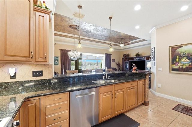 548 MEANDERING WAY, Polk City, FL 33868