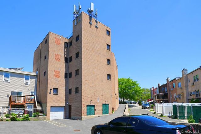 6236 59th Drive B2, Maspeth, NY 11378