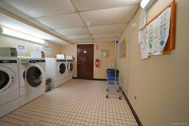 6236 59th Drive B2, Maspeth, NY 11378