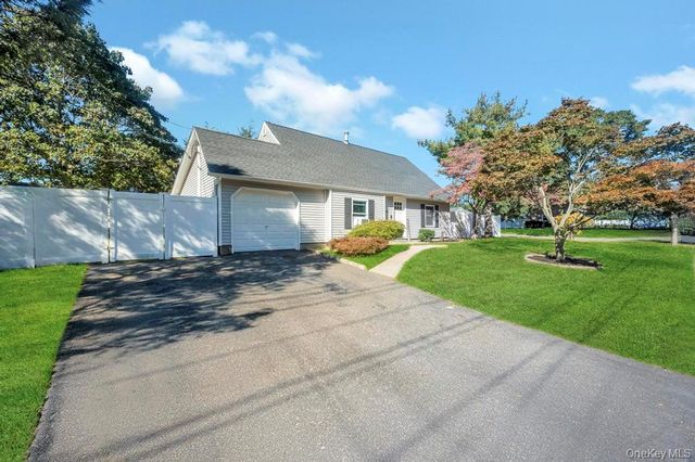 382 Boyle Road, Selden, NY 11784