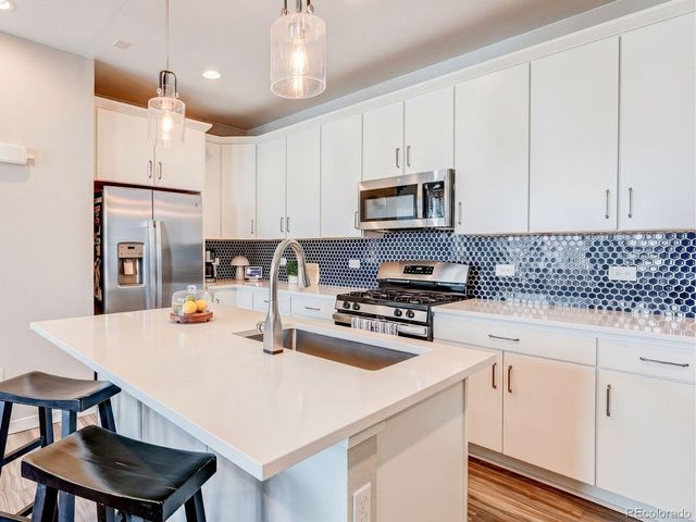 20969 E Quincy Dr, Aurora, CO 80015