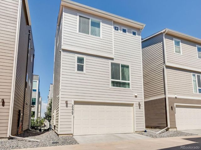 20969 E Quincy Dr, Aurora, CO 80015