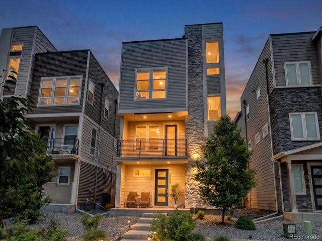 20969 E Quincy Dr, Aurora, CO 80015