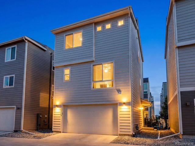 20969 E Quincy Dr, Aurora, CO 80015