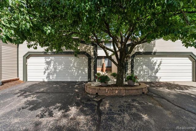 1254 Charleston Court, Northville, MI 48167