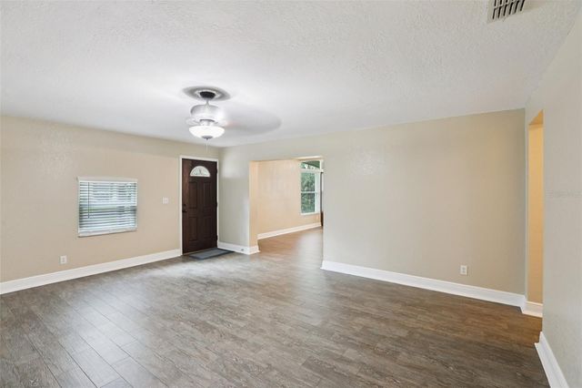 205 SE JEFFERSON CIRCLE N, St Petersburg, FL 33703