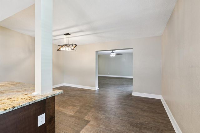 205 SE JEFFERSON CIRCLE N, St Petersburg, FL 33703