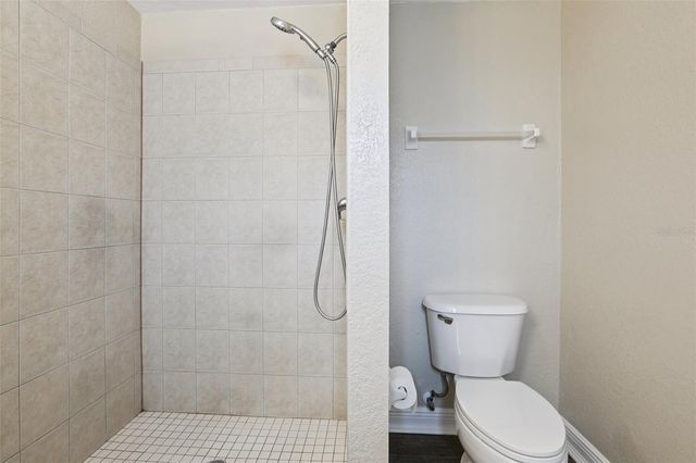 205 SE JEFFERSON CIRCLE N, St Petersburg, FL 33703