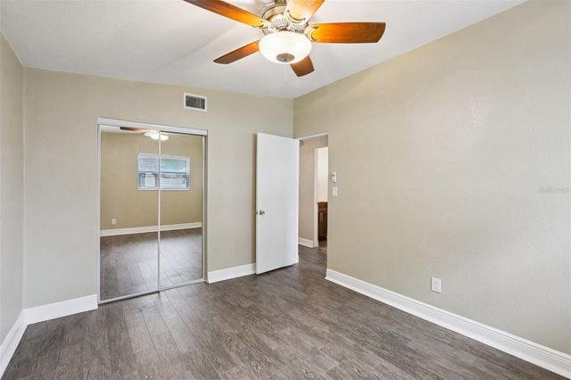 205 SE JEFFERSON CIRCLE N, St Petersburg, FL 33703