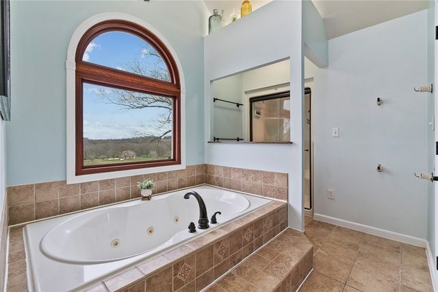137 Pearce Road, Adams Twp, PA 16046